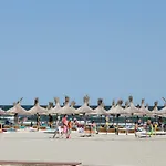 On Beach-mamaia Apartment