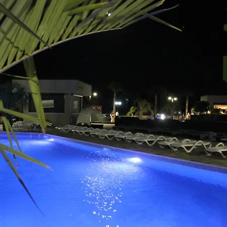 On Beach-mamaia Apartment *