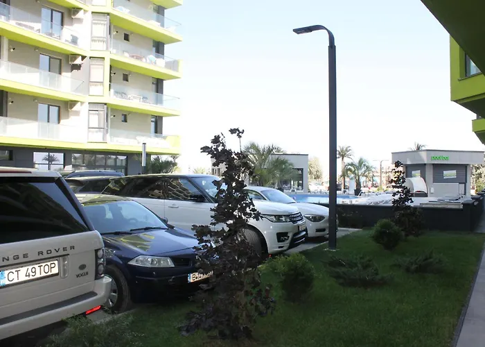 On Beach-mamaia Апартаменты