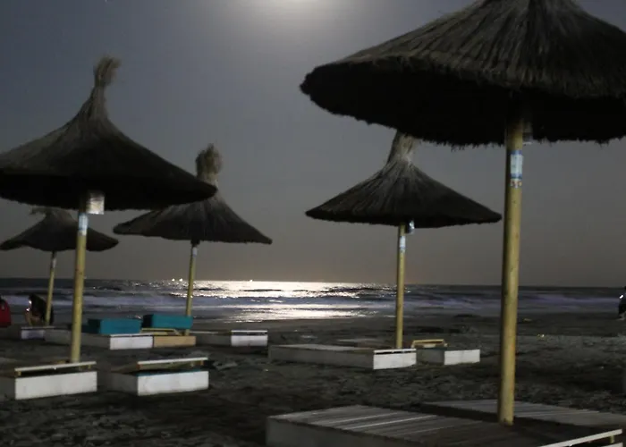 On Beach-mamaia * Нэводари