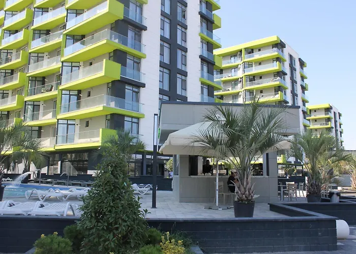 On Beach-mamaia * Нэводари