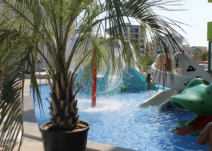 On Beach-mamaia Апартаменты *