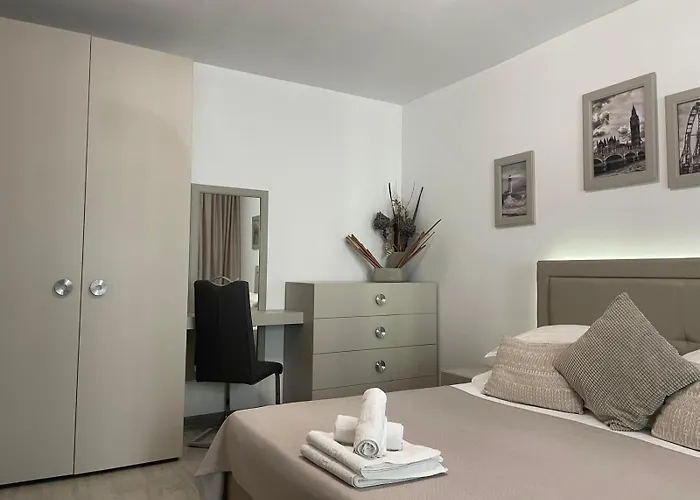 On Beach-mamaia Апартаменты