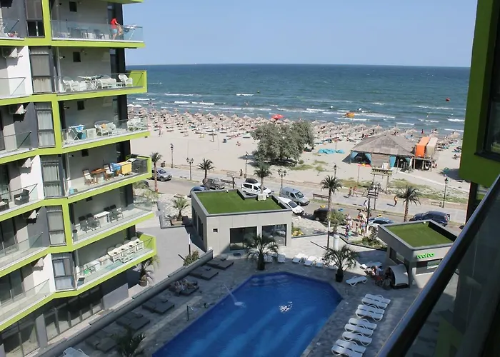 On Beach-mamaia Апартаменты *