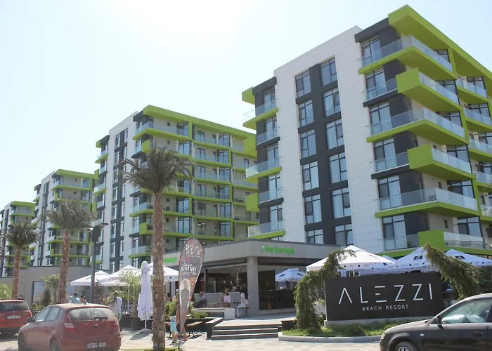 On Beach-mamaia Нэводари