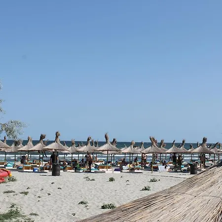 On Beach-mamaia * 那沃达利