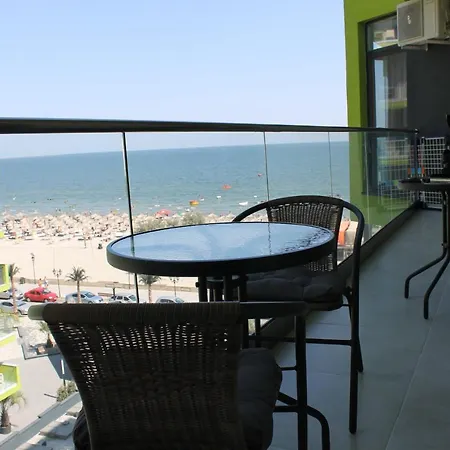 On Beach-mamaia Năvodari