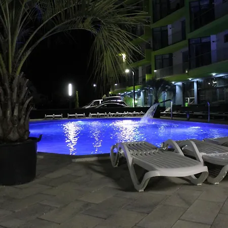 On Beach-mamaia Apartment