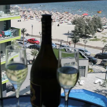Apartment On Beach-mamaia Năvodari