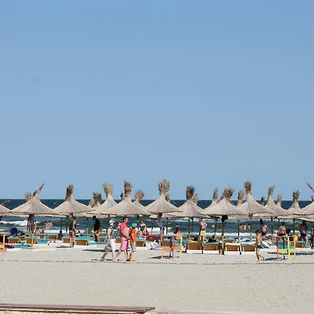 On Beach-mamaia Apartment