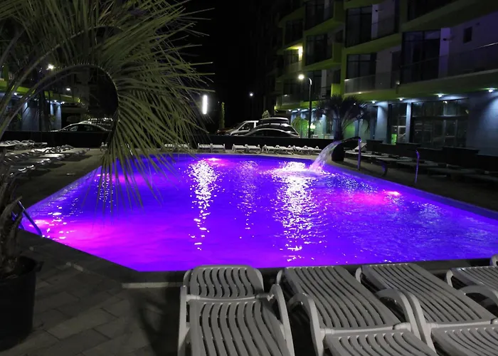 On Beach-mamaia 公寓 那沃达利