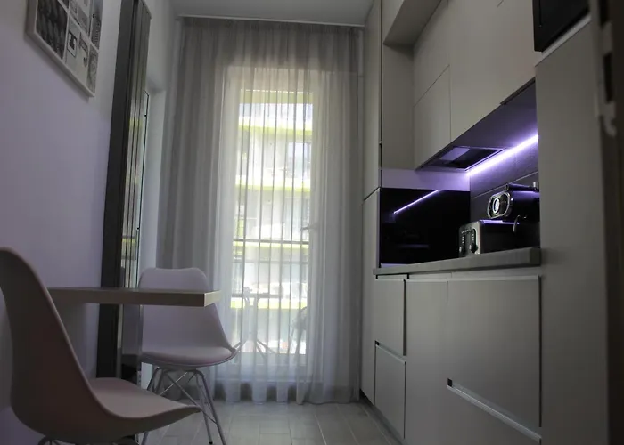 On Beach-mamaia 那沃达利